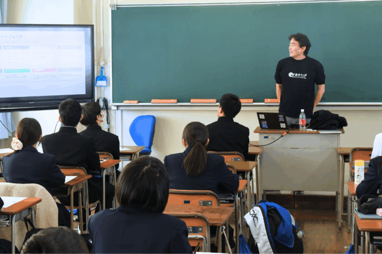 茨城県立竹園高等学校「起業家講演会」に当社代表・尾崎が登壇しました